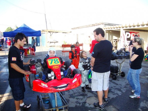 Gabriel Gomez, filho do piloto Leandro Gomez, fez sua estreia no kartismo Foto