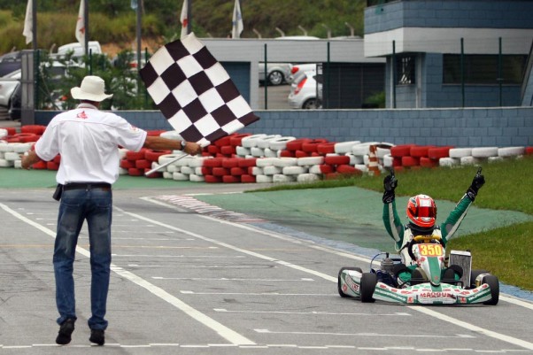 Foto: Flávio Quick - Leonardo Lanza, da Super Master, venceu as duas corridas deste sábado