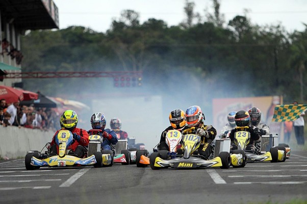 Foto: Flávio Quick - Alan Synthes (102) dominou as duas corridas da Stock125 Sênior.
